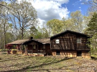 3968 Dover St, Claremont, NC 28610