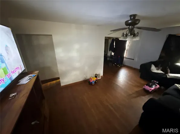 7500 Haywood Dr, Saint Louis, MO 63133