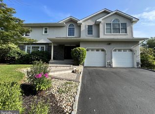 6 Libby Dr, Monmouth Junction, NJ 08852