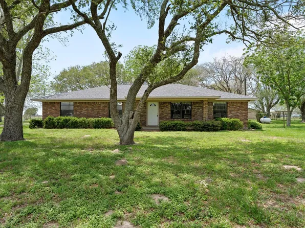 1518 County Road 307, El Campo, TX 77437