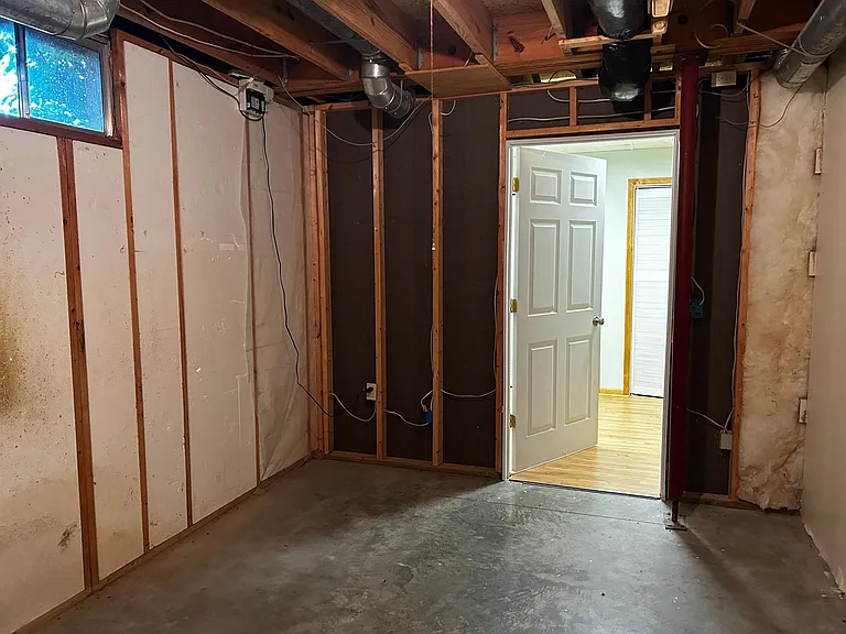 655 Grand Ct — Photo 21