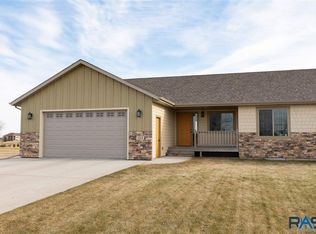 124 Lake Ridge Dr, Wentworth, SD 57075