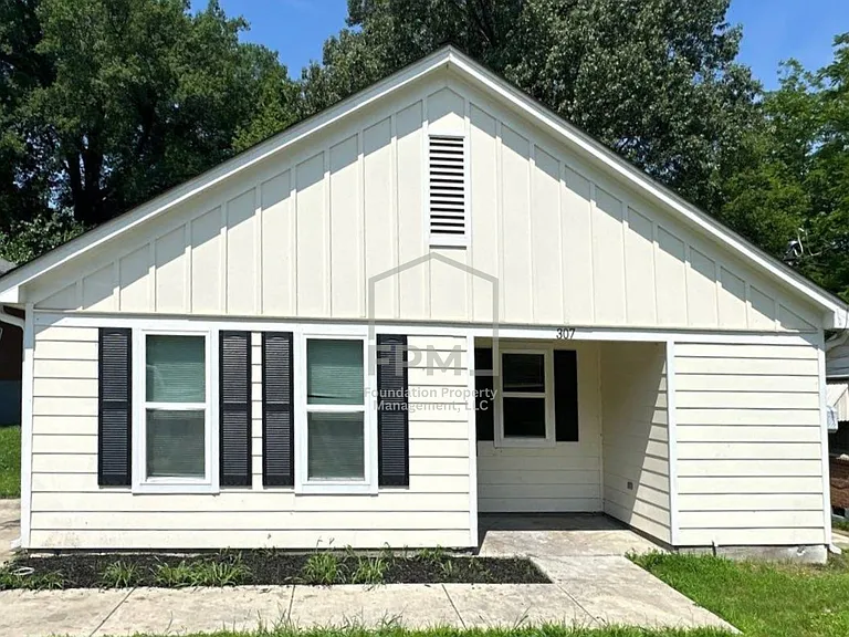 307 Harrell St — Photo 1