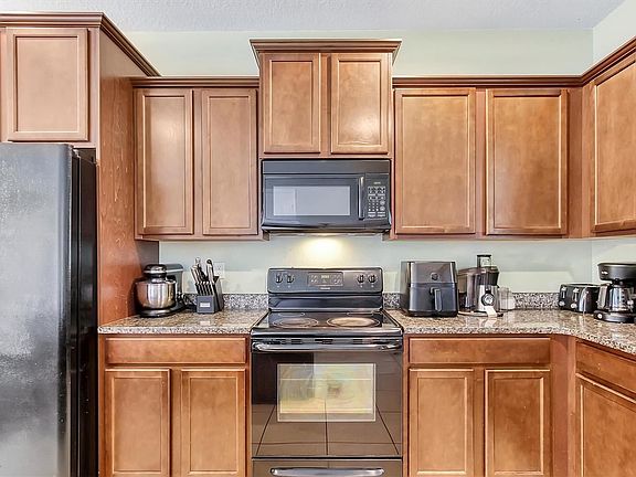 5th image of 4701R Nathan Hale Blvd
