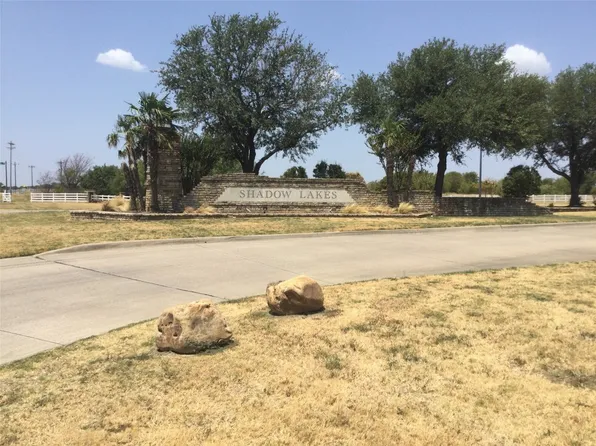 1165 Deerfield Dr, Wills Point, TX 75169