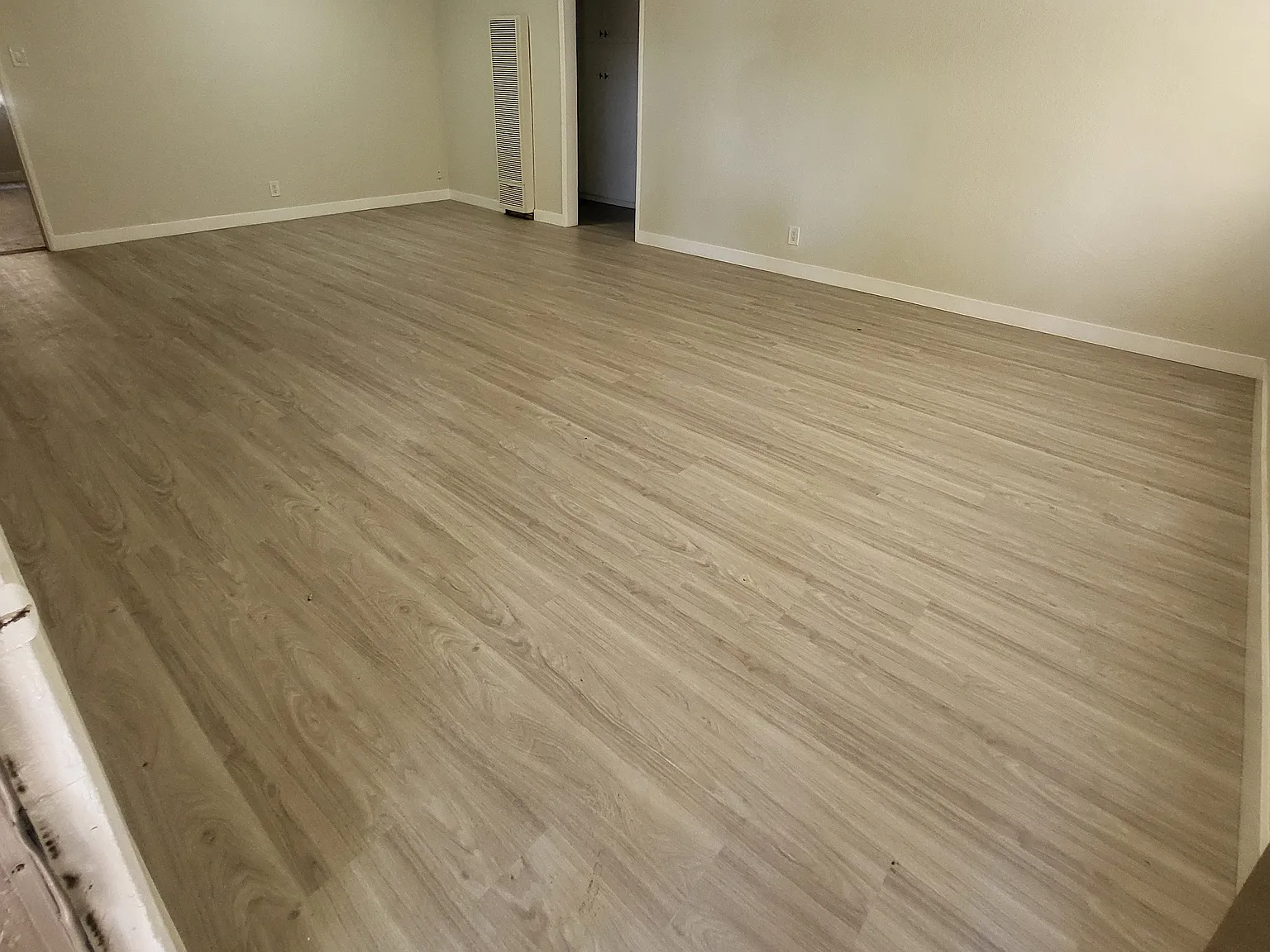 3 bed, $3,000 — Photo 2