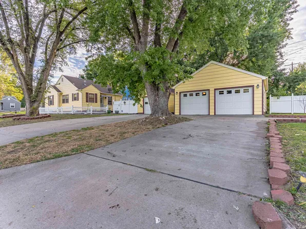 402 W Vine St, Junction City, KS 66441