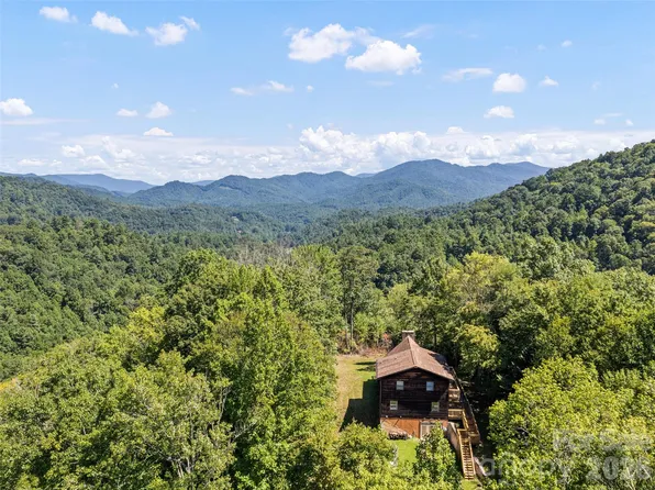 10435 White Oak Rd, Waynesville, NC 28785