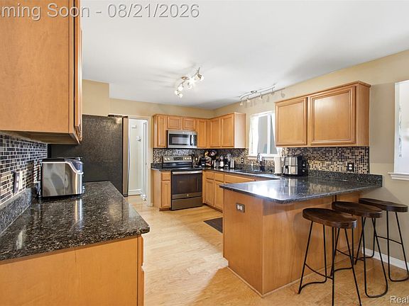 5th image of 15770 E Forteen Mile Rd