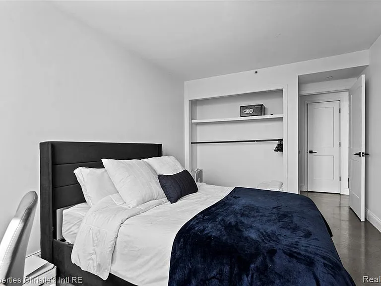 3320 Spinnaker Ln #17E — Photo 11