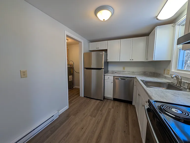 99 Village Green Dr #7 — Photo 3