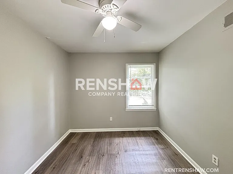 828 Harvey Cv — Photo 18