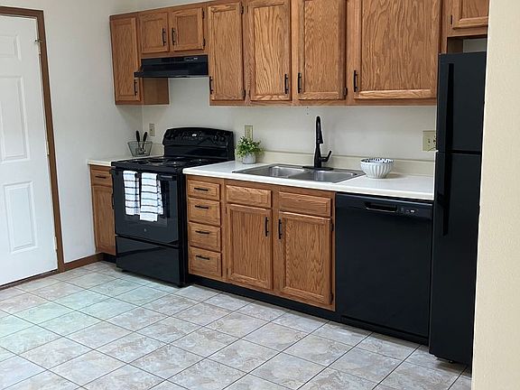 5th image of 1550 Windridge Pl APT A