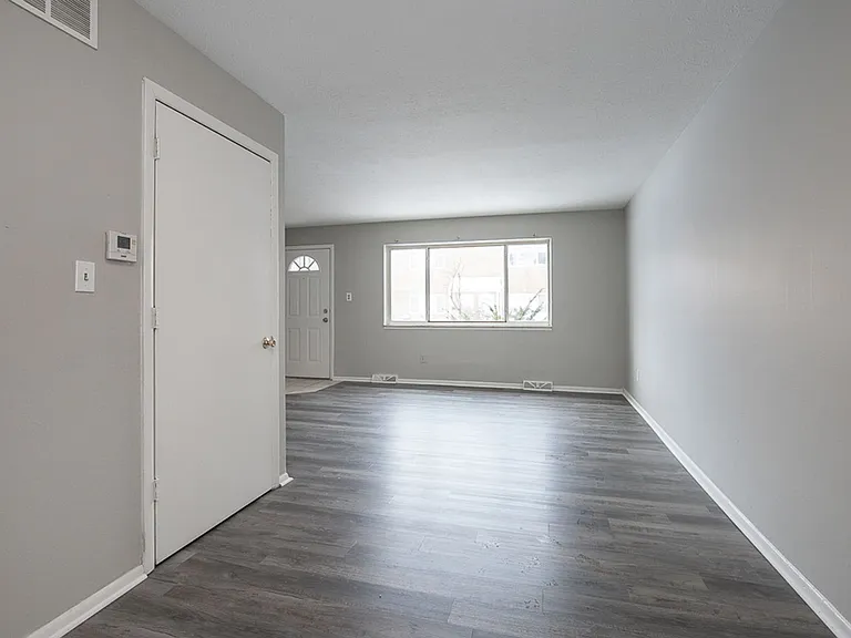 23755 Banbury Cir #10 — Photo 10