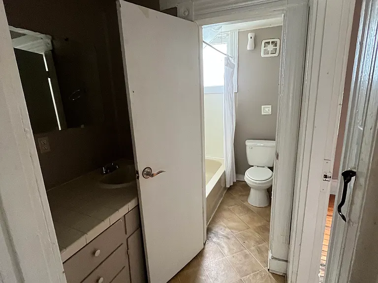 653 Florida Ave — Photo 5