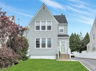 114 Munro Blvd, Valley Stream, NY 11581