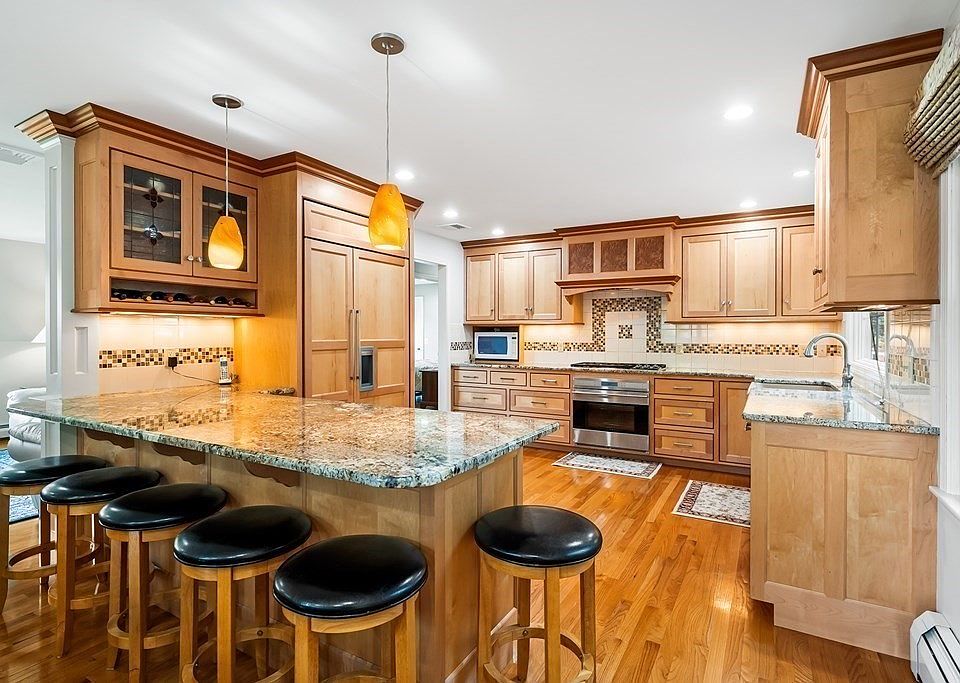 308 Pinewood Dr, Longmeadow, MA 01106 Zillow