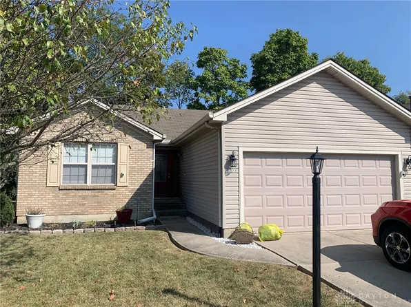 9128 Rolling Greens Trl, Miamisburg, OH 45342