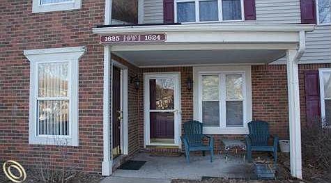 Private Covered Entry.JPG