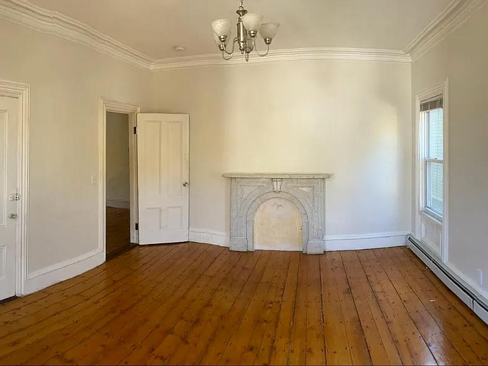 Building Photo 4