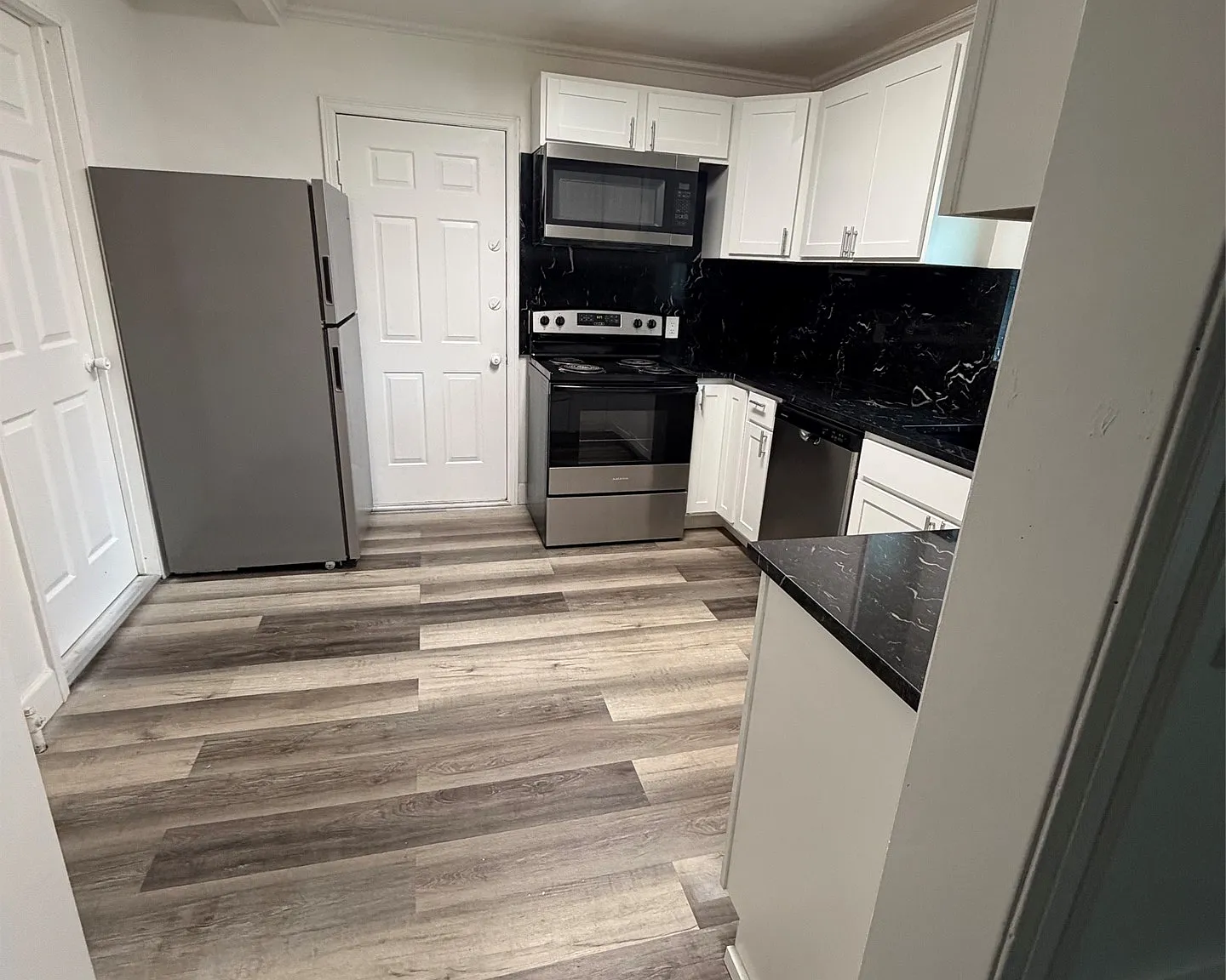 2 bed, 1.0 bath, 1000 sqft, $1,400 — Photo 3