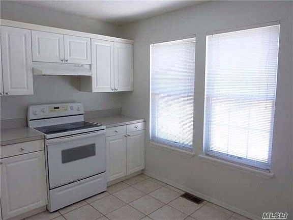 3rd image of 3 Putnam Ave #B