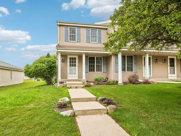 2070 Cliff Alex COURT S S #A, Waukesha, WI 53189