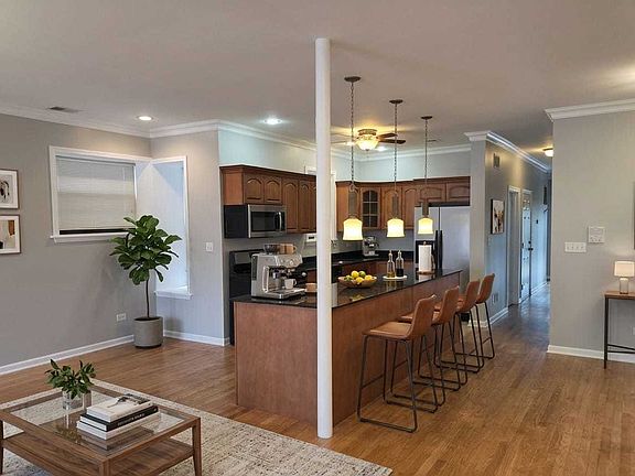 4th image of 2363 E 70th St APT 3