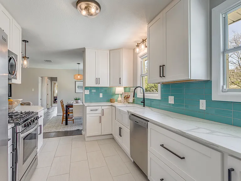 611 Greenwich Blvd — Photo 7