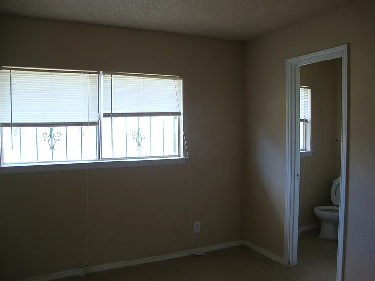 8715 Yellow Knife St — Photo 9