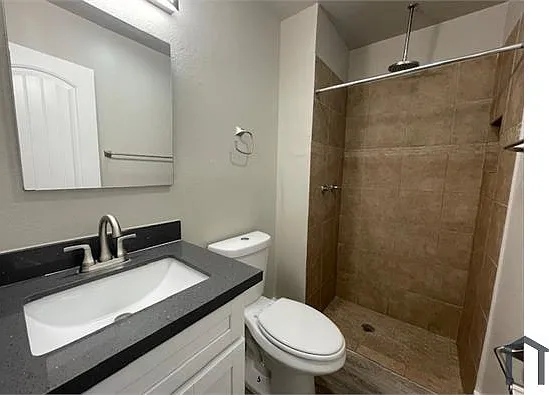 2012 W Orangewood Ave #2 — Photo 16
