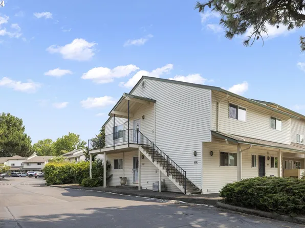 453 N Hayden Bay Dr, Portland, OR 97217