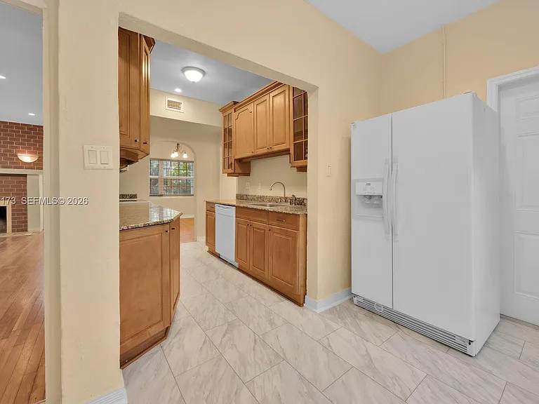46 Montilla Ave #46 — Photo 45