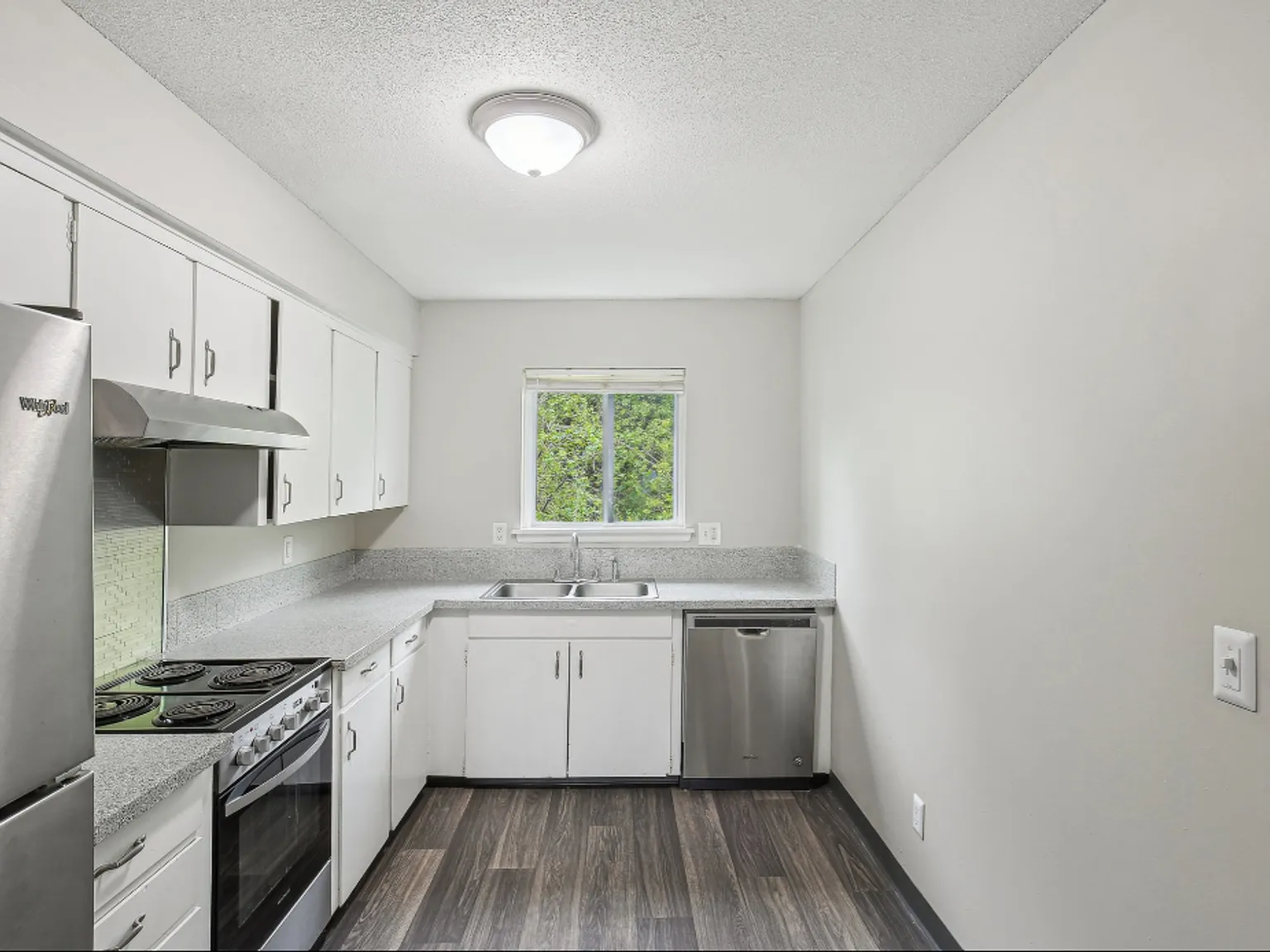 Broadway Ridge Apartments — Photo 4
