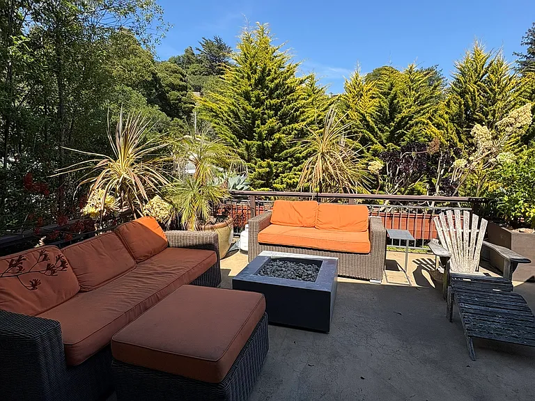 34 Cornelia Ave — Photo 15