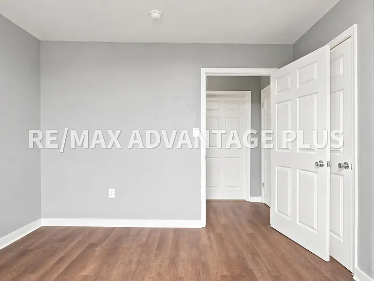 327 Thomas Jefferson Hwy — Photo 13