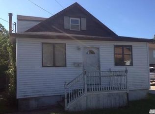 188 Moffitt Blvd, Islip, NY 11751