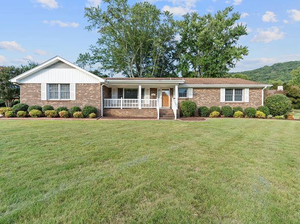 12017 Camelot Dr SE