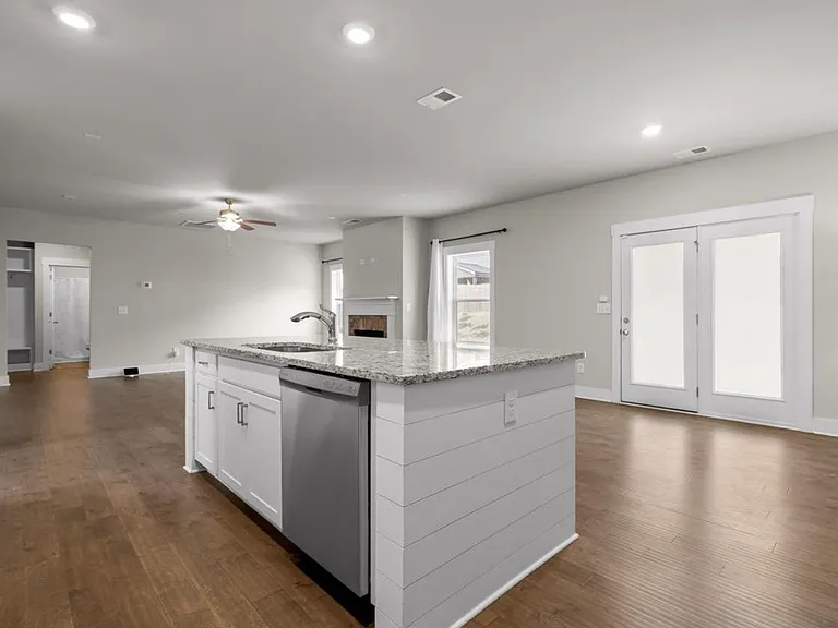 4787 Wellesley Dr — Photo 14