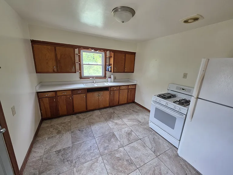 2857 S Howell Ave — Photo 4