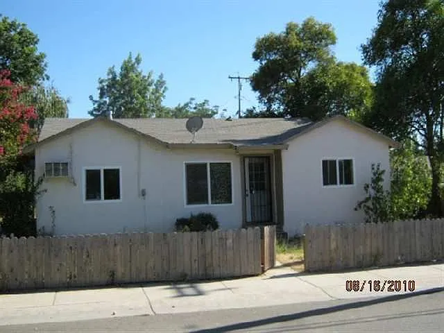 2688 Elm St photo 1