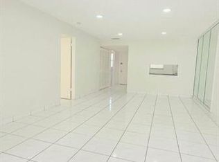 5535 Lakewood Cir N APT 323, Margate, FL 33063