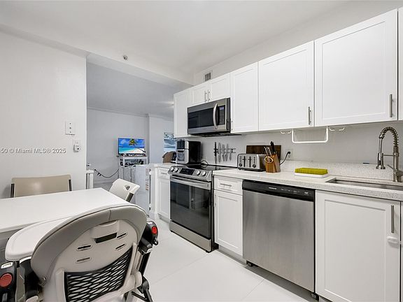 4th image of 401 69th St APT 308