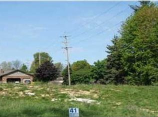 1993 Oakridge Ct NW, Grand Rapids, MI 49504