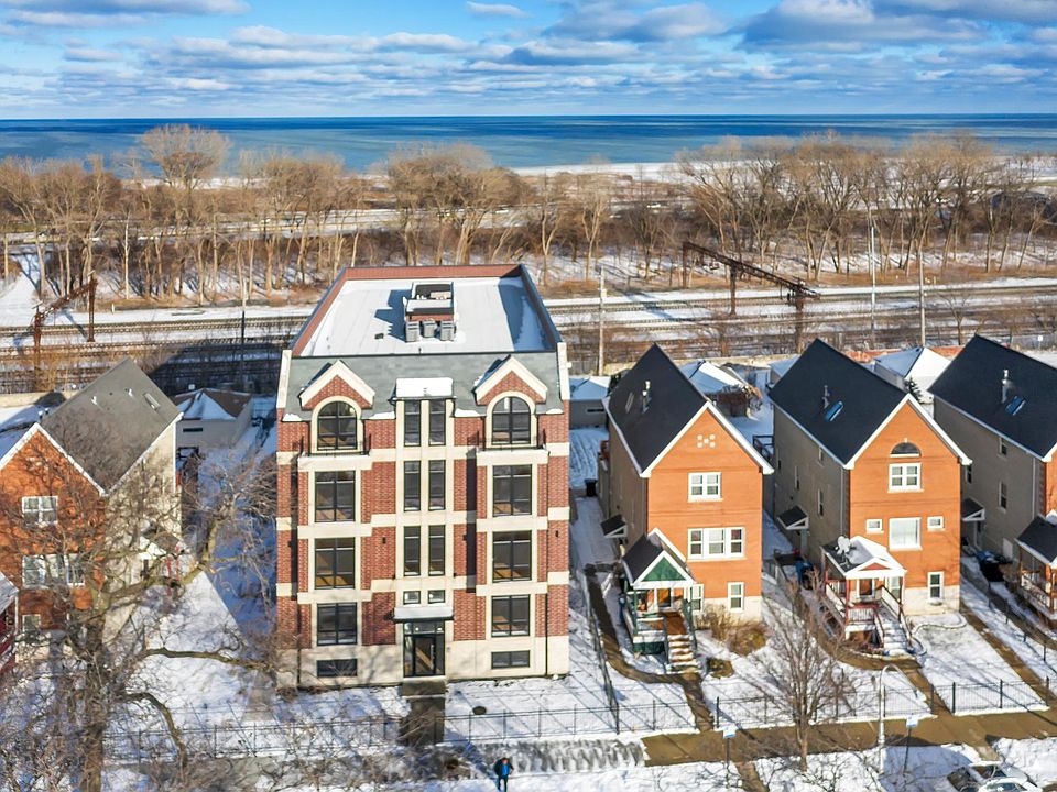 1st image of 3759 S Lake Park Ave #2S