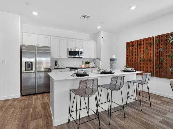 840 Sunstone St, Lemoore, CA 93245