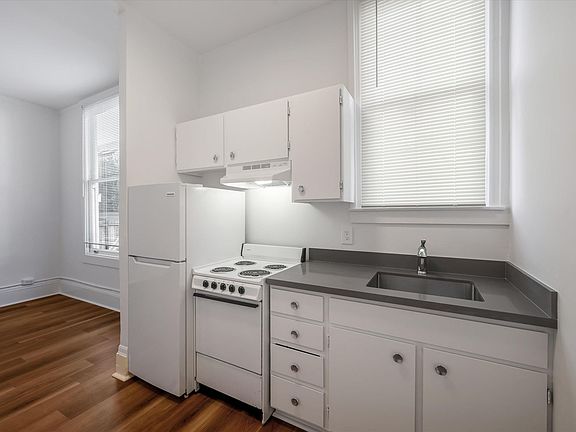 5th image of 1364 Grove St #3