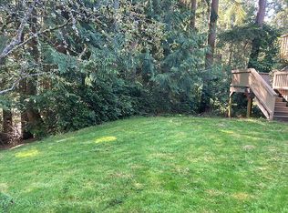 7960 Lummi Ct, Clinton, WA 98236