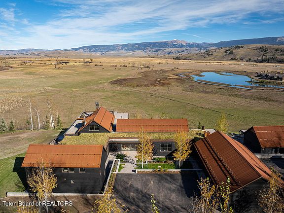 2nd image of 950 W Bar Bc Ranch Rd