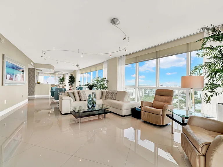 1 N Ocean Blvd #1007 — Photo 7